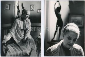 cca 1990 Tolnay Klári (1914-1998) kétszeres Kossuth-díjas színművésznőről készült 3 db vintage fotó, Komáromy Gábor felvételei, 18x13 cm