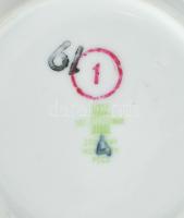 Zsolnay porcelán kistányér dobozban, jelzett. kopott, Pécs Megyei Jogú város 1989-ig használt címeré...