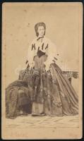 cca 1865 Wittelsbach Erzsébet királyné (1837-1898) Sisi, Ferenc József felesége, keményhátú fotó Gerstl műterméből, 10,5×6,5 cm