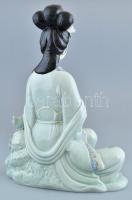 Gésha, porcelán, sérülésekkel, jelzés nélkül, m: 32 cm