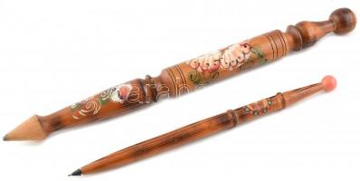Óriás méretű, díszes fa ceruza, h: 49 cm + toll (nem fog), h: 35 cm