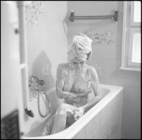 cca 1987 Menesdorfer Lajos (1941-2005) budapesti fotóművész hagyatékából, 7 db jelzés nélküli vintag...