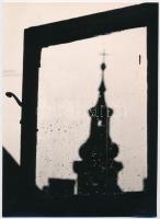 1963 U. Lindner (NDK) feliratozott vintage fotóművészeti alkotása (ablak), 23x16,8 cm