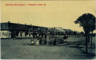 Karcag, Kossuth Lajos tér, Viktória kút, üzlet. Nagy Lajos kiadása. W.L. (?)