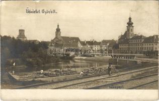 Győr, Rába part iparvasúttal, vagonok, fapakolás, Pannonia könyvnyomda. photo
