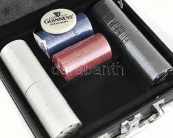 Guinnes játék készlet eredeti hordozó dobozában, újszerű éllapotban