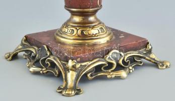 Régi kínáló, márvány talp, bronz rátéttel, borostyánüveg tállal. Kopott, picit ferde. m: 19 cm, d: 2...