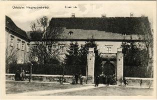 Nagyszombat, Tyrnau, Trnava; Érseki ház. Horovitz Adolf kiadása / archbishop's house