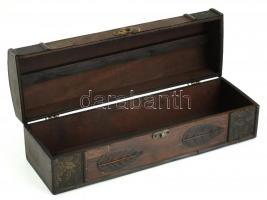 Fa és fém bortartó dobozka