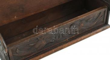 ördögfejes faragott fa tolltartó 22x9x9 cm