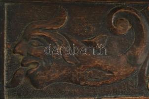 ördögfejes faragott fa tolltartó 22x9x9 cm