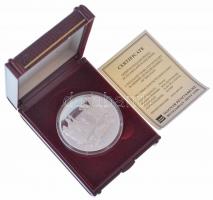 Kósa István (1953-) 2000. "Szent István államalapító 969-1038 / Ezeréves Magyarország" Ag ...