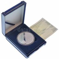 1998. 2000Ft Ag "WWF - Óvd a természetet" dísztokban, tanúsítvánnyal T:PP Adamo EM154