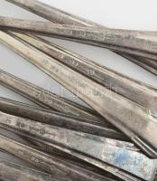 24 db süteményes villa és 2 db tortalapát, ezüstözött fém, jelzett: Berndorf., kopott