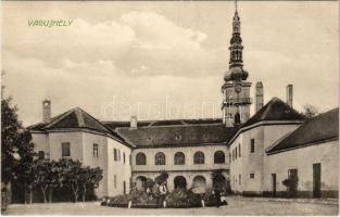 Vágújhely, Waag-Neustadt, Nové Mesto nad Váhom; Római katolikus templom udvara. Horovitz Adolf kiadása / church, courtyard