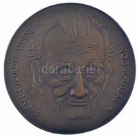 Fritz Mihály (1947-) 1982. Szent-Györgyi Albert - Nobel-díjas / Szeged 1937 kétoldalas, öntött bronz plakett (98mm) T:1-