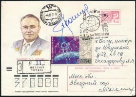 Alekszej Leonov (1934- ) szovjet űrhajós aláírása felbélyegzett borítékon / Soviet astronaut autograph signature