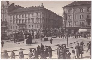 Budapest VII. Baross tér, Gartenbureau, Csörgits vendéglő, Café Keleti kávéház, Bokor Ferenc és Berecz Frenc üzlete, 46-os villamosok. photo