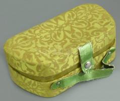 5 db üveg figura, kopott,+ ékszertartó doboz, kopott, sérült. 20x11x7cm