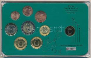 Málta 2008. 1c-2E (8xklf) forgalmi szett + 2004. 1c aranyozott érme műanyag tokban T:1,1-  Malta 2008. 1 Cent - 2 Euro (8xdiff) coin set + 2004. 1 Cent gilt coin in plastic case C:UNC,AU