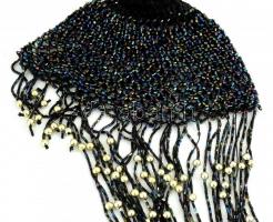 Fekete horgolt gyöngyös fejdísz