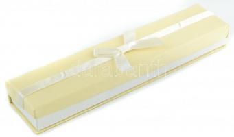 Arany (Au) 8K nyaklánc függővel + fülbevalóval, jelzett, h: 38 cm, bruttó: 6,8 g