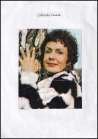 Lehoczky Zsuzsa (1936-) színésznő aláírása az őt ábrázoló újságkivágáson
