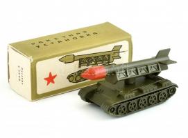 Szovjet játék tank, eredeti dobozában, jó állapotban, h: 11 cm