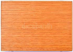 Fa éremtartó kazetta 14 férőhellyel, 42,5mm-es emlékérmek számára, újszerű állapotban