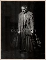 1960 Keleti Éva: Tímár József az Ügynök halála című színdarabban még fellépés előtt, szimbolikussá v...