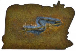 ~1950. "Sztálinváros" zománcozott Br jelvény T:2 zománchiba