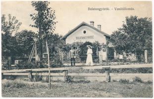 1916 Balatongyörök, vasútállomás. Mérei Ignác kiadása, A kerzdhelyi Hírlap kiadóhivatala1011-1913. (r)