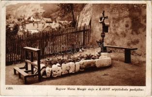 1944 Érd, Bogner Mária Margit sírja a KALOT népfőiskola parkjában (szakadás / tear)