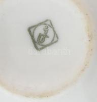 Keleti kávés szett, kézzel kalapált fém, porcelán betétes csészékkel. Kopott, d: 26cm