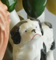 Rokokó jelenet, kézzel festett porcelán, jelzett, sérült. m: 24 cm