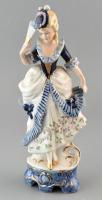 Rokokó hölgy legyezővel, kézzel festett porcelán, jelzett, kopott, m: 29 cm