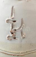 Kovács Éva (1938-2017): Ülő kislány, mázas kerámia, hibátlan, jelzett, m: 23cm