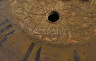 Haydt Károly Budapest, fém falióra, hiányos mechanikus szerkezettel, javításra szorul. Kopott. d: 40...