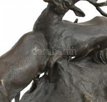 Osztrák szobrász, 1900 körül : Viaskodó szarvasok. Bronz, márvány talapzaton, jelezve a talpon: C. M...