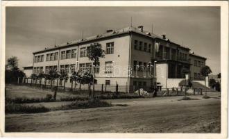 1942 Érsekújvár, Nové Zámky; M. kir. állami kereskedelmi iskola / trade school (EK)