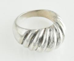 Ezüst(Ag) sávos gyűrű, jelzett, méret: 56, bruttó: 10 g