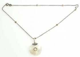 Ezüst(Ag) gyöngyház ékszerszett, nyaklánc és fülbevalópár, jelzett, bruttó: 11 g