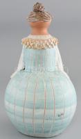 Kiss Roóz Ilona (1920-2010): Énekes lányka, mázas kerámia, kézzel festett, jelzett, hibátlan, m: 31c...