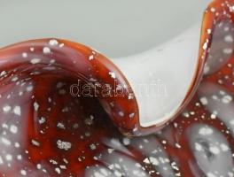 Piros-fehér anyagában színezett muránói asztali kínálótál, Barbini jelzéssel, kopásnyomokkal, 21×21 ...