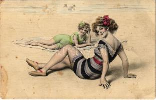 1912 Strandoló hölgyek / Ladies on the beach. M. Munk Vienne Nr. 553. (EK)
