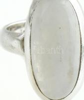 Ezüst (Ag) holdkővel ékített gyűrű. Jelzett. Br: 6,9 g, m:60