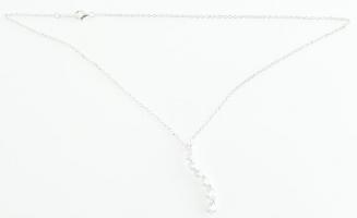 Ezüst (Ag) kristállyal ékített nyaklánc medállal és fülbevalópár. Jelzett. Br: 6,3 g, h: 45cm