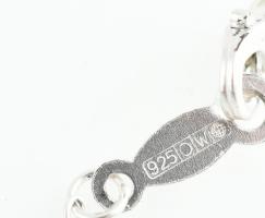 Ezüst (Ag) kristállyal ékített nyaklánc medállal és fülbevalópár. Jelzett. Br: 6,3 g, h: 45cm