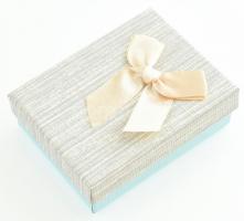 Ezüst (Ag) kristállyal ékített nyaklánc medállal és fülbevalópár. Jelzett. Br: 6,3 g, h: 45cm