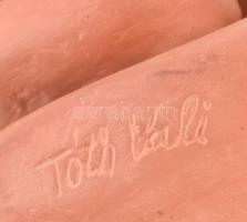 Tóth Valéria (1943- ): Pihenő. Jelzett, terrakotta, ragasztott, m: 21 cm, h: 40 cm